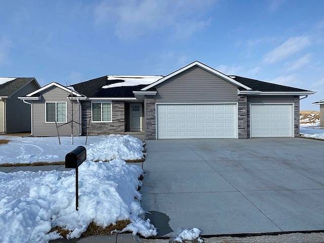 1st image of 313 Cottage Park Dr