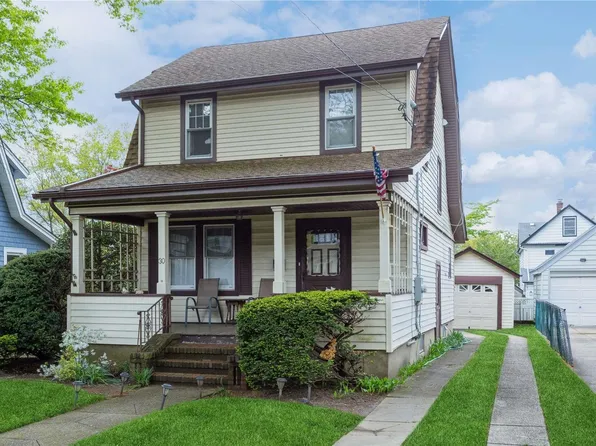 30 Gladiolus Avenue, Floral Park, NY 11001