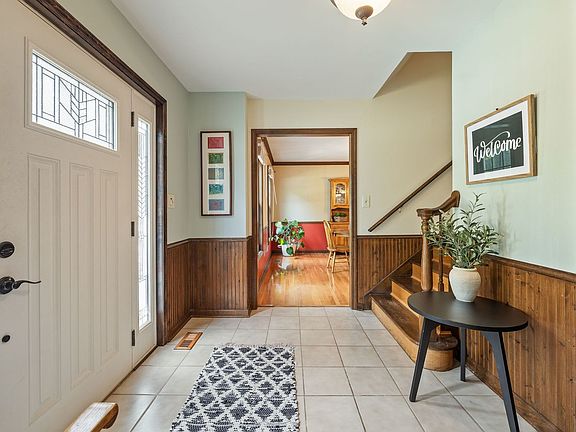 3rd image of 1628 Trent Ave