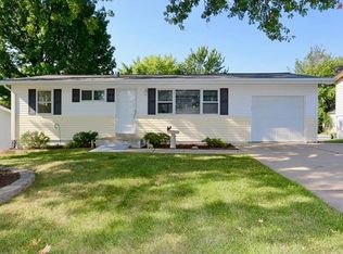 330 Martigney Dr, Saint Louis, MO 63129