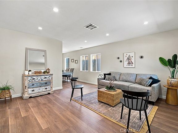 4th image of 10512 Samoa Ave