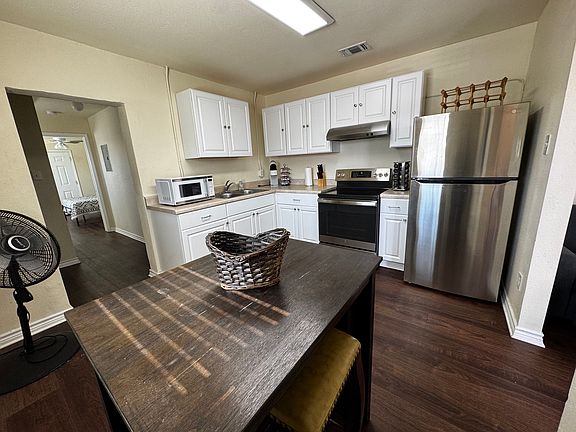 4th image of 319 S Olive St #2