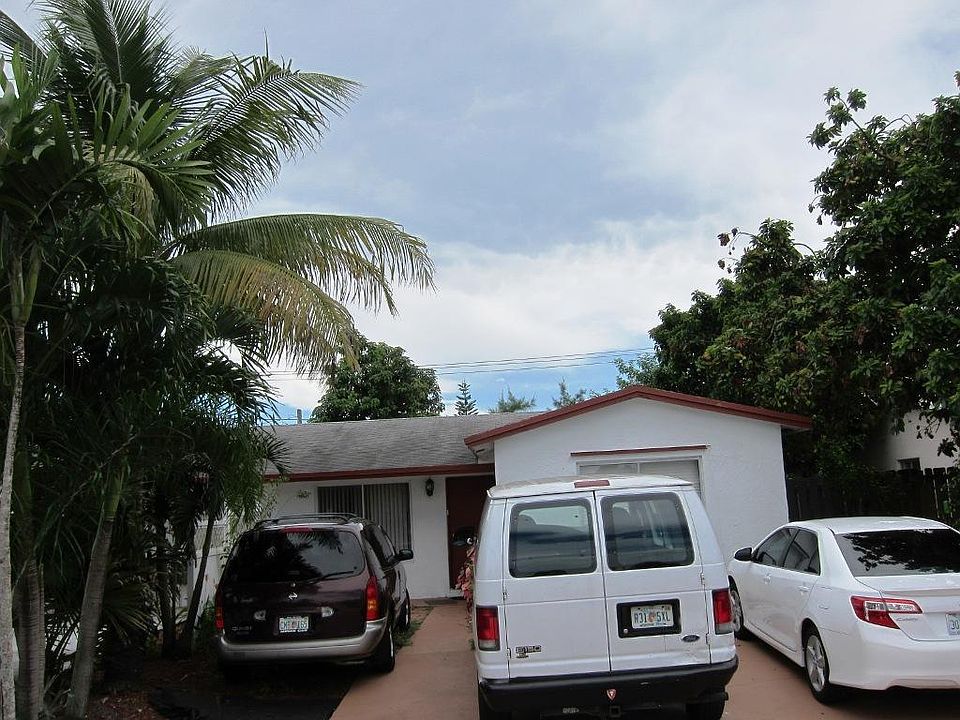 2nd image of 22229 SW 62nd Ct