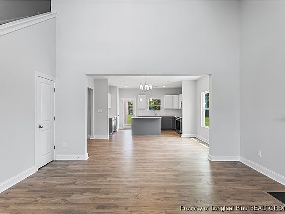 4th image of 274 Pinnacle Ct