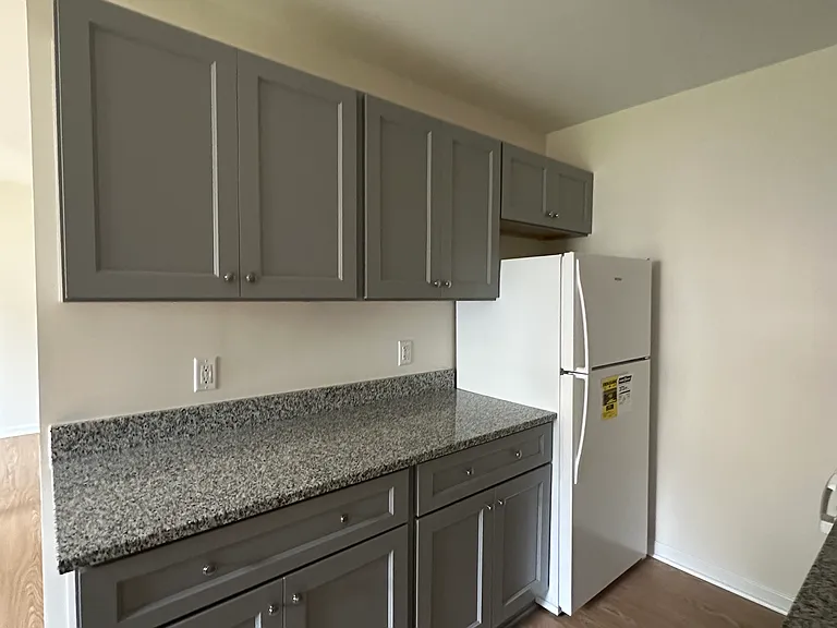 5402 85th Ave #104 — Photo 9