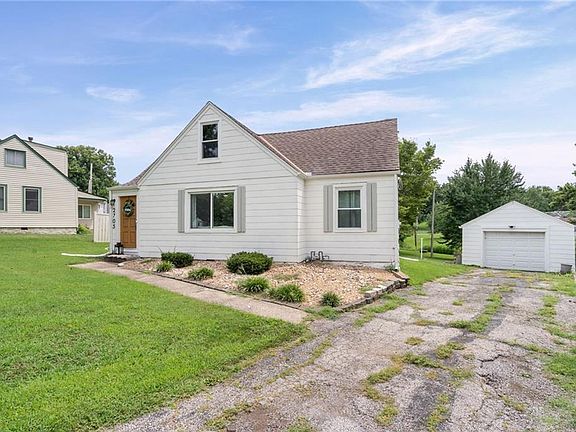 2nd image of 2705 Beverly Cir