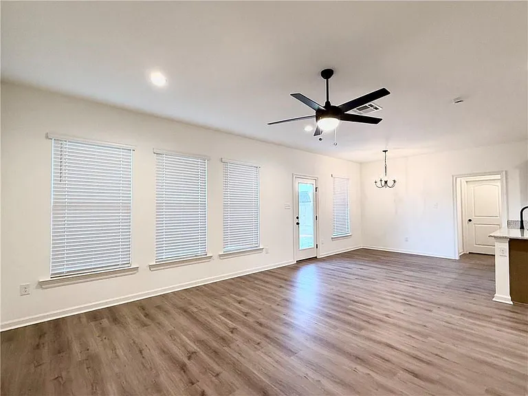 44236 Joe Louis Dr — Photo 6