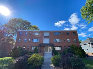 9 Concord St APT C1, West Hartford, CT 06119