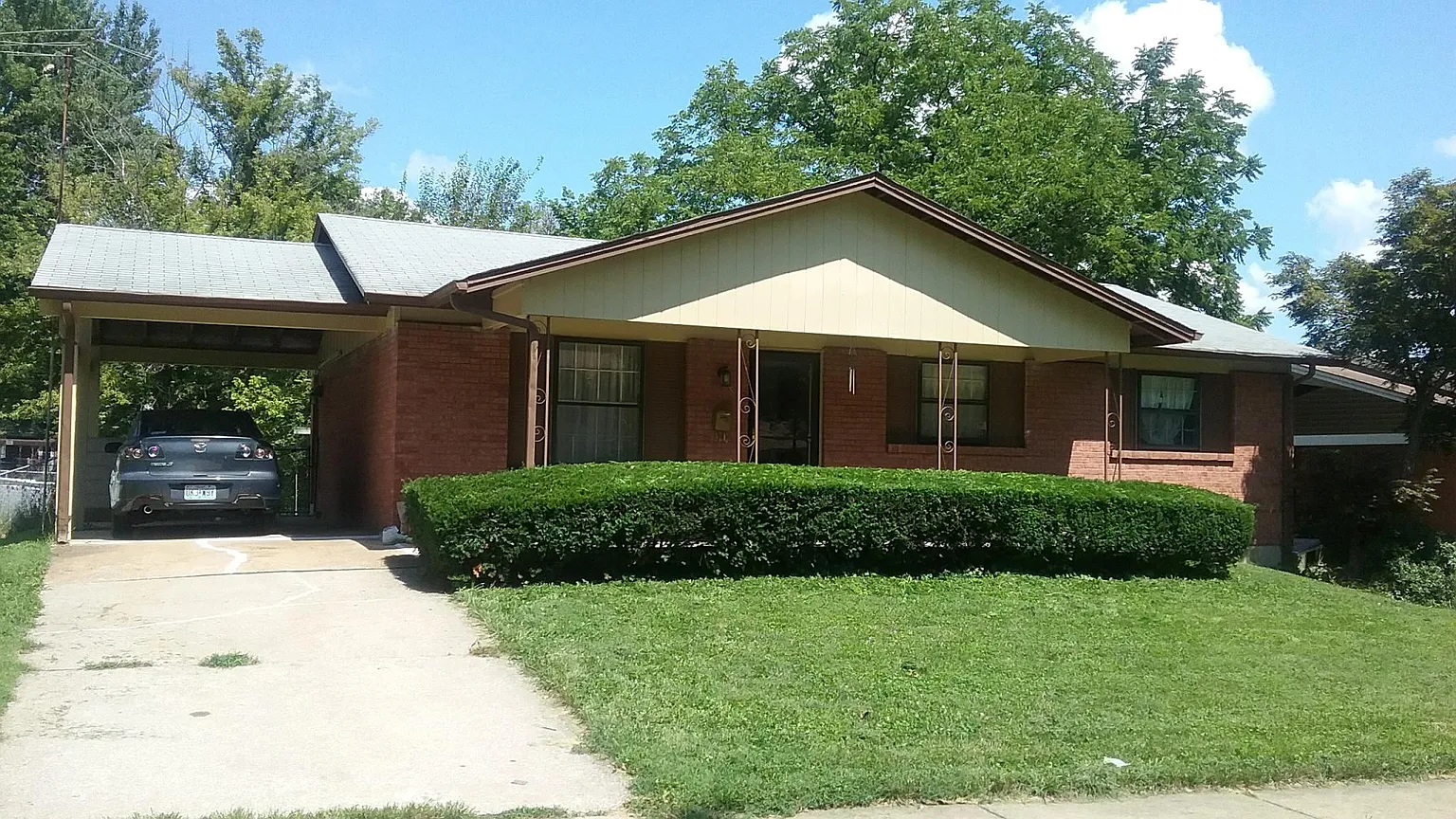 1716 Battlefield Dr photo 1