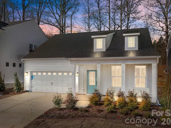 124 Canary Ln, Mooresville, NC 28115