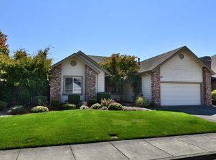 1044 Elsbree Ln, Windsor, CA 95492