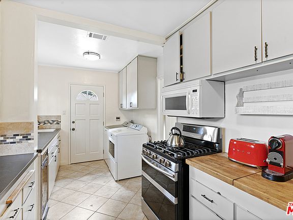 2nd image of 6600 W 80th Pl