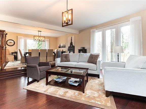 3rd image of 5825 Dodsworth Ln