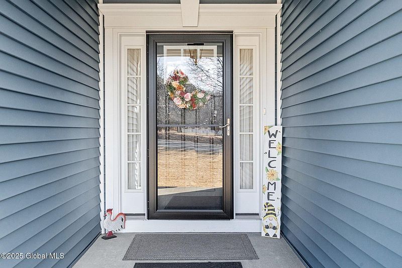 5th image of 423 Hidley Road