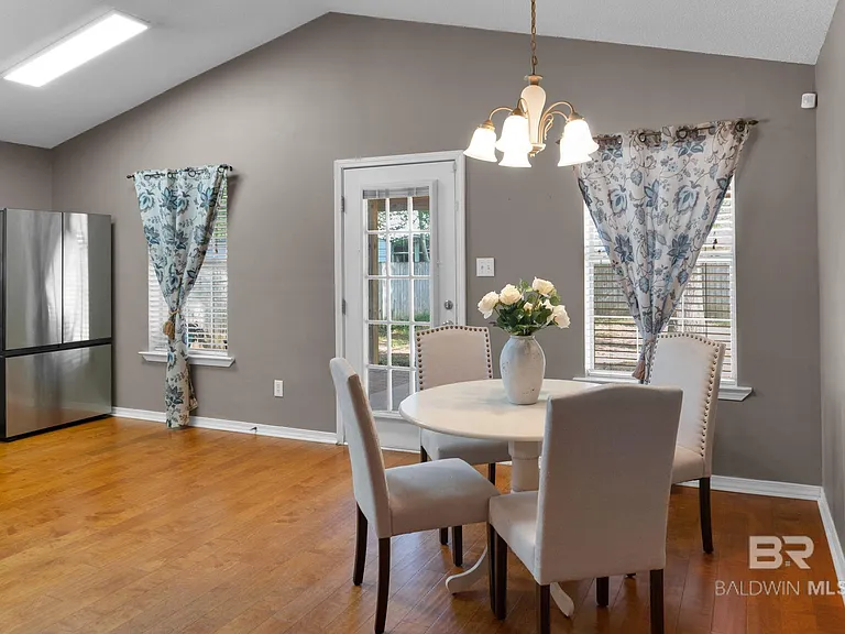 8254 Magnolia Village Dr S — Photo 16