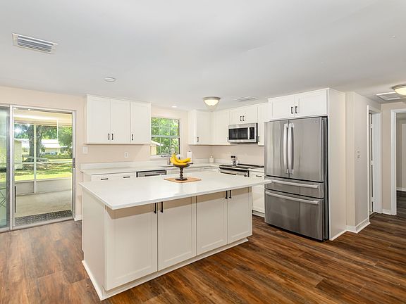 5th image of 4722 Stearns Rd