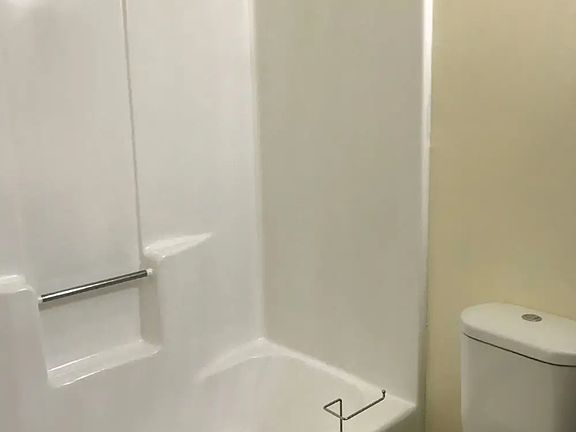 3rd image of 1657 Highlandon Ct
