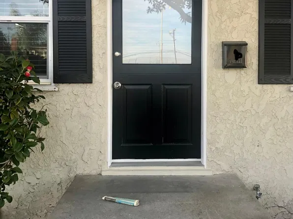 323 10th St APT B, Seal Beach, CA 90740