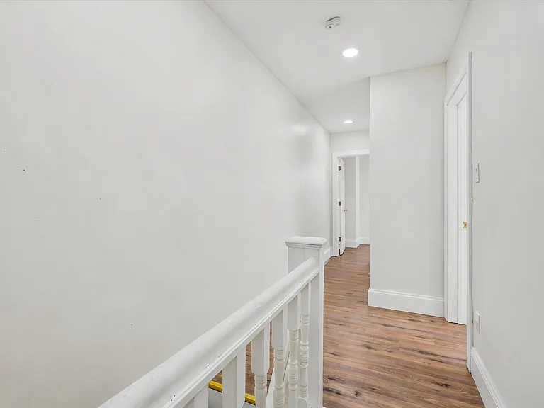 235 N Creighton St — Photo 1