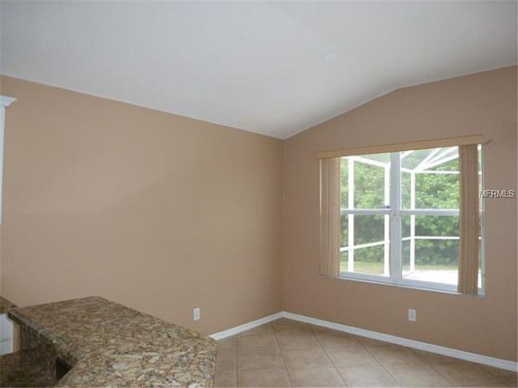 4th image of 265 Fareham Dr