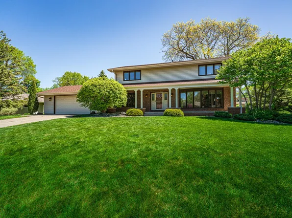 3052 Cherrywood Ct, Eagan, MN 55121