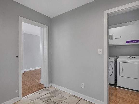 5th image of 1025 Martindale Dr
