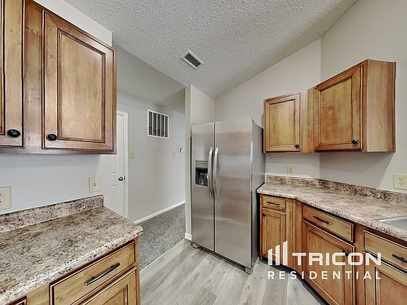 5th image of 1230 Redwood Dr