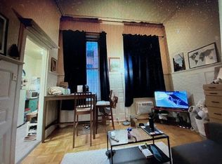 2211 Saint James St #1R, Philadelphia, PA 19103