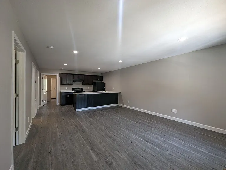 2230 Lyon St — Photo 3