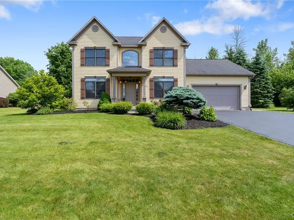 8516 Whisper Ridge Cir, Baldwinsville, NY 13027