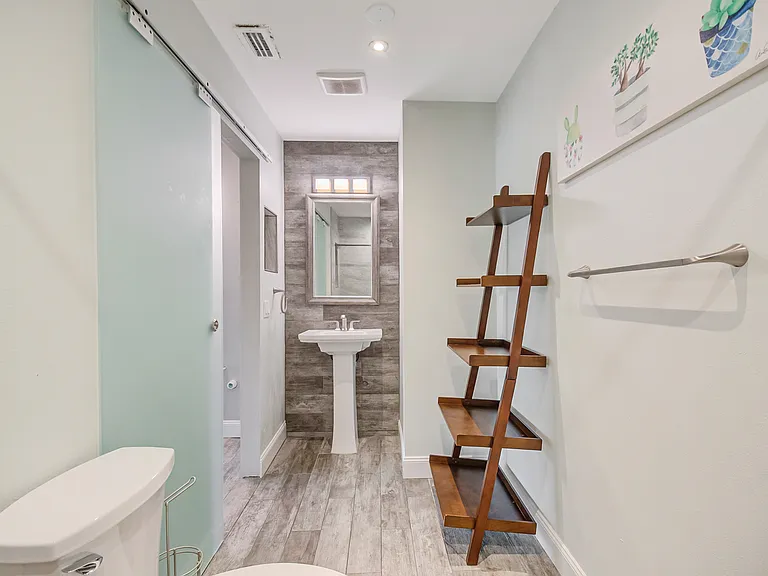 1025 Wentworth Ct — Photo 28