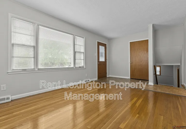 2124 Violet Rd — Photo 2