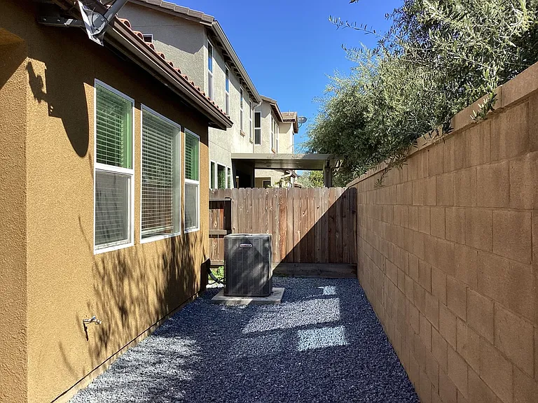 229 Sunset Dr S — Photo 22