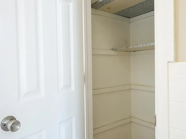 59 Troy Ave #UPPER — Photo 16