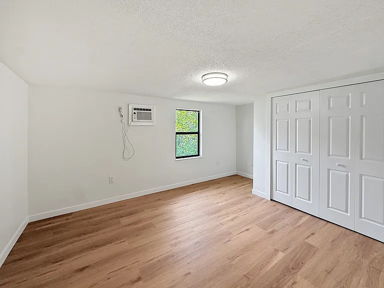 204 2nd St #4 — Photo 10