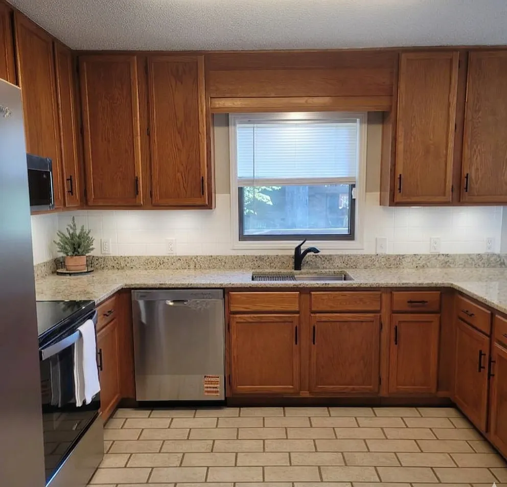 4 bed, 1400 sqft, $2,250 — Photo 4