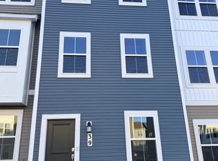 39 Rolling Branch Dr, Ranson, WV 25438