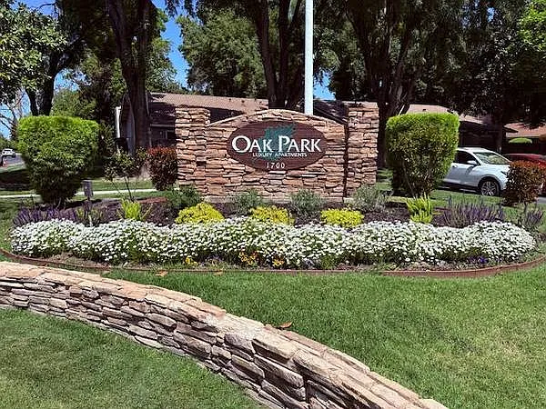 Oak Park Apartments