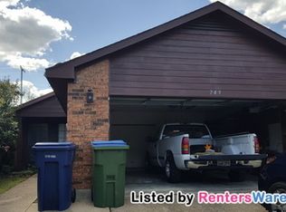 749 Meadowcreek Ct, Garland, TX 75043