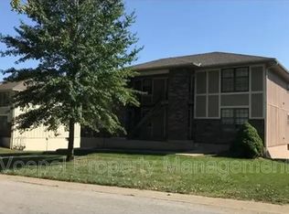 3302 NW Mill Dr, Blue Springs, MO 64015