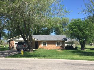 870 Country Club Dr, La Grange, TX 78945