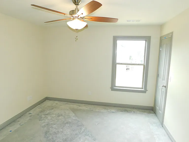 3306 N Hughmount Rd — Photo 10