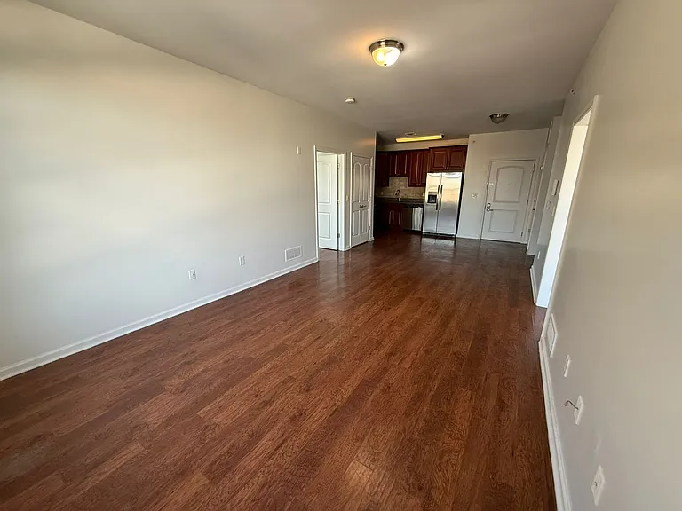 5609 Jefferson St #52E — Photo 3