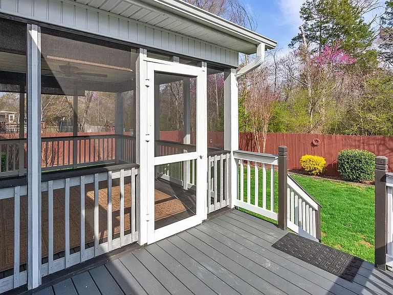6811 Neville Dr — Photo 11