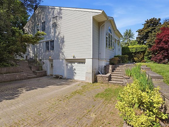 3rd image of 1 Fairview Court