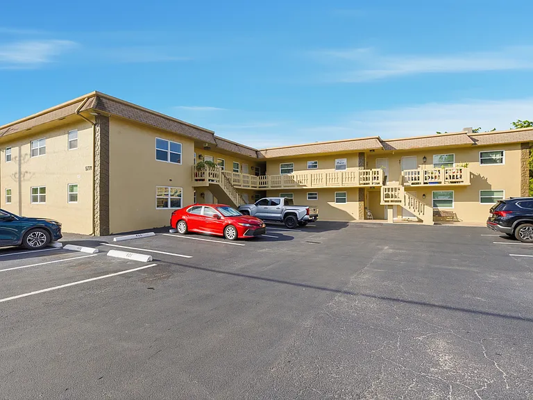 5771 SW 36th Ct #303 — Photo 11