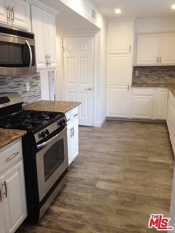 216 S Rexford Dr #201 — Photo 5