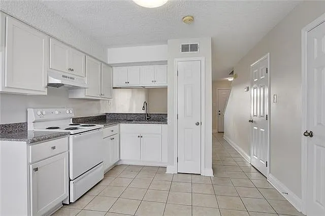 8897 Richmond Dr — Photo 8