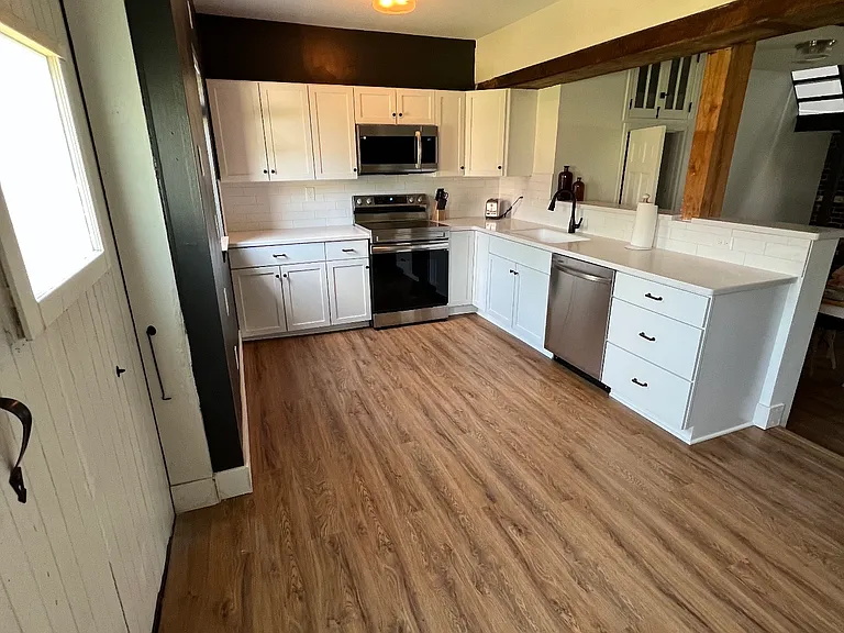 20 E 18th St #3 — Photo 3