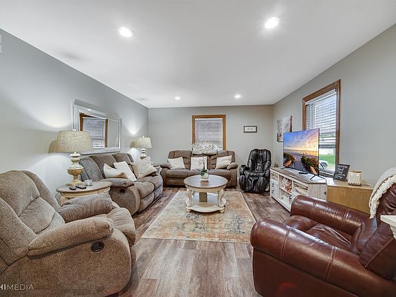 4th image of 3806 Liberty Dr